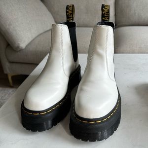 Dr. Marten 2976 Smooth Leather Platform Chelsea Boots